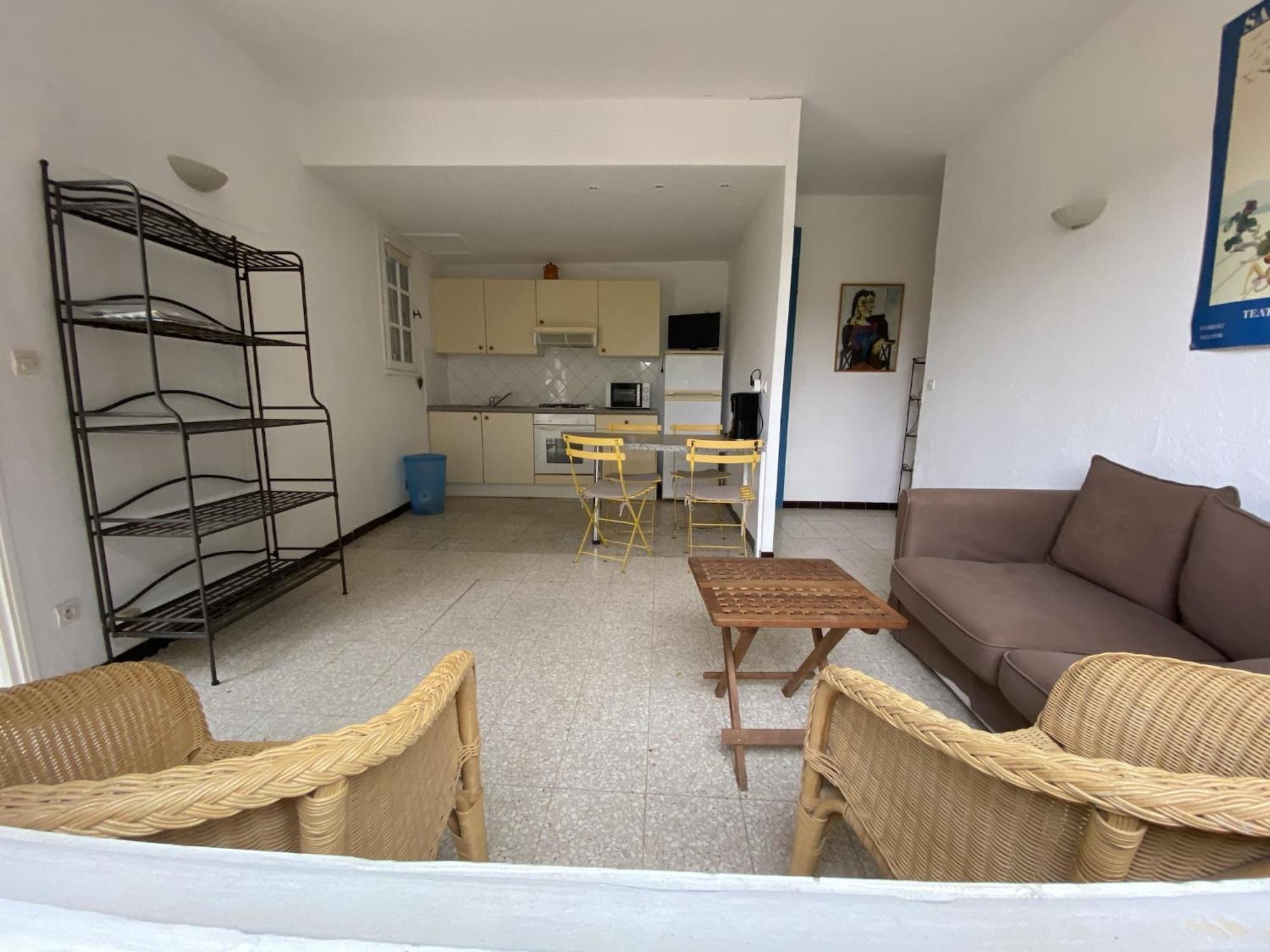 Flat In A Beautiful Building With Pool Apartment Meze Exterior photo