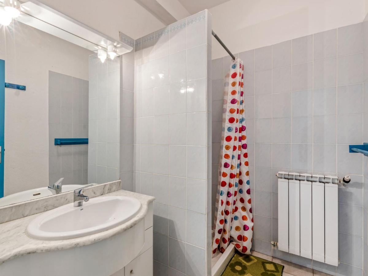 Flat In A Beautiful Building With Pool Apartment Meze Exterior photo